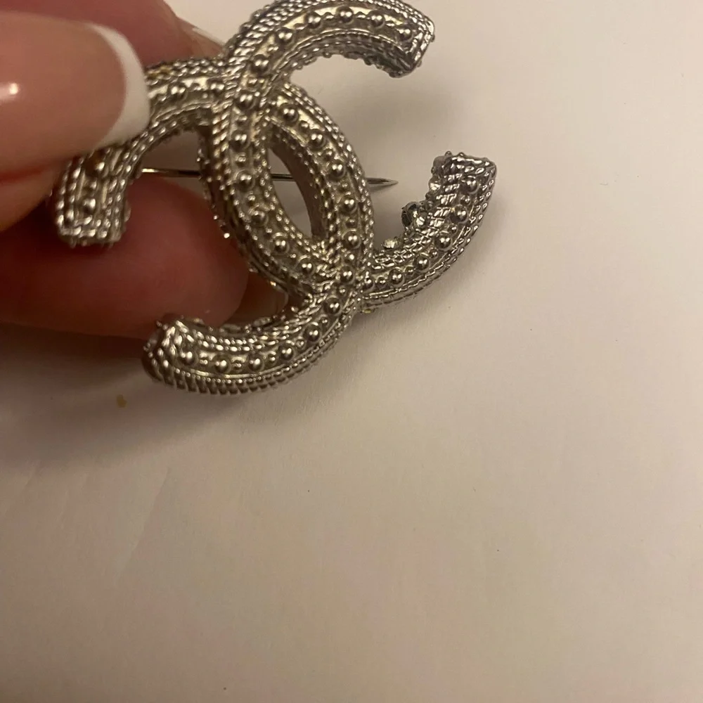 CHANEL Classic Textured Crystal Interlocking CC Logo Brooch Pin
